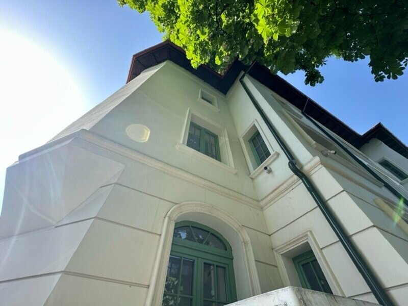 Carol vizavi Parc zona discreta superba 2 min. Parc Casa uluitor de cocheta